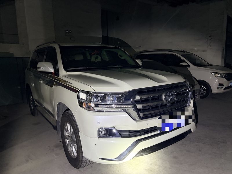 Land Cruiser photo 4
