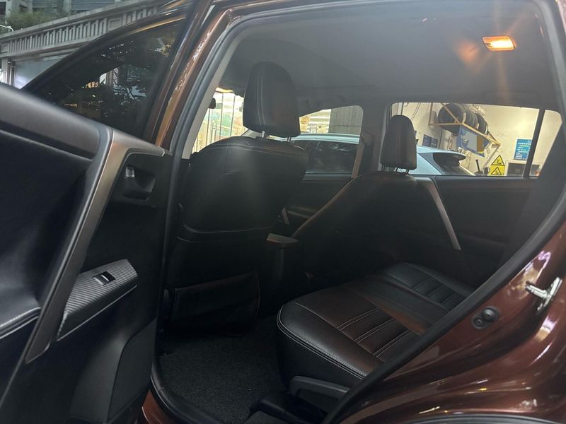 RAV4 photo 3