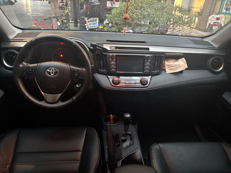 RAV4 photo 4