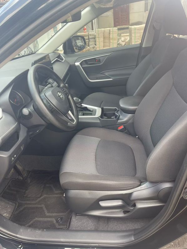 RAV4 photo 4