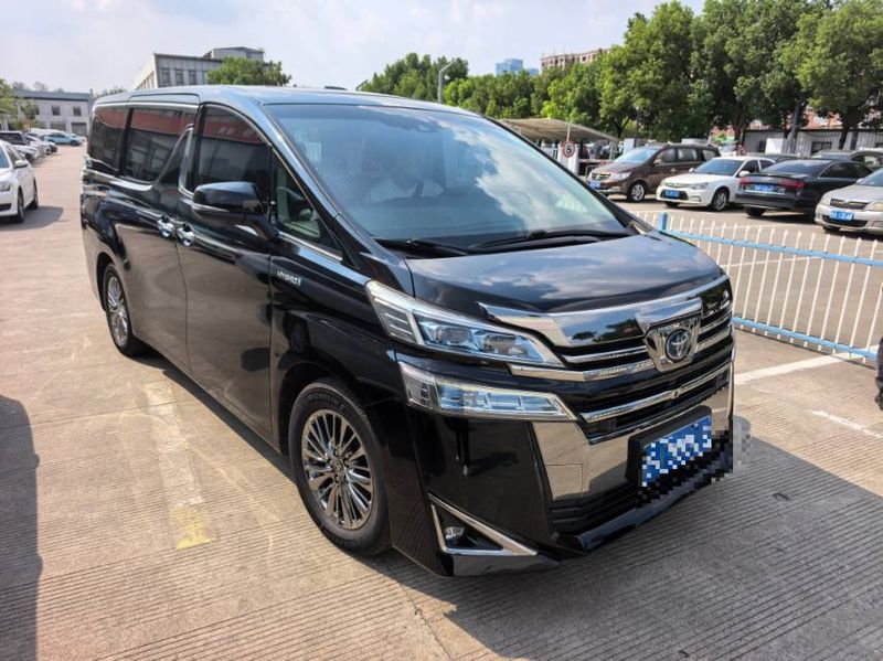 Vellfire photo 3