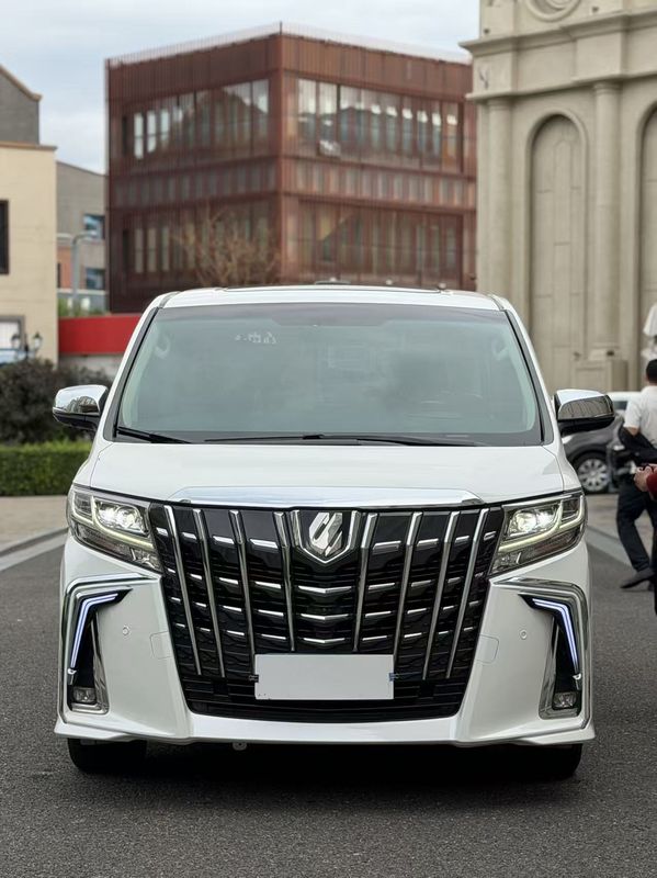 Alphard photo 3