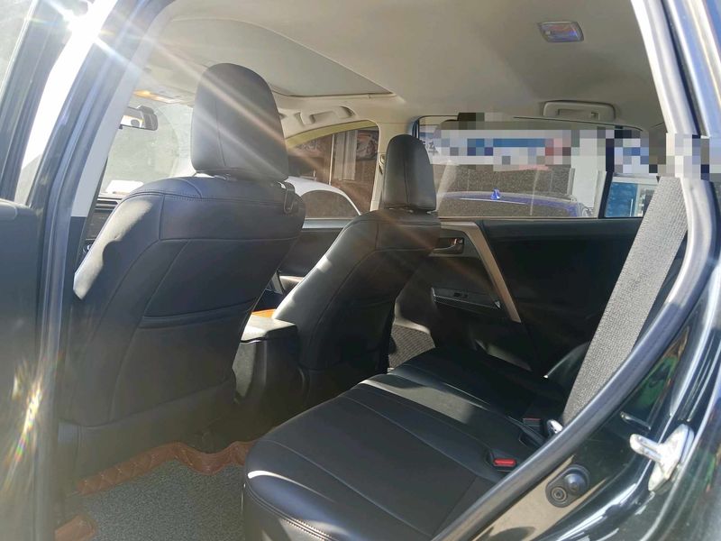 RAV4 photo 2