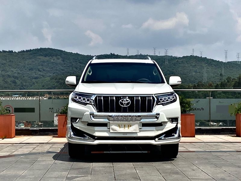 Land Cruiser Prado photo 2