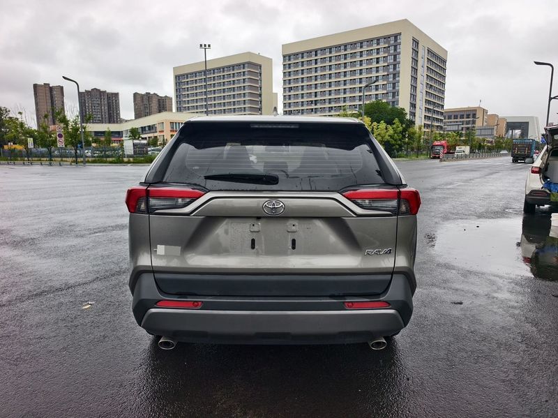 RAV4 photo 3