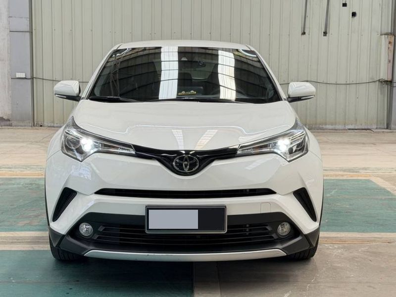 C-HR photo 2