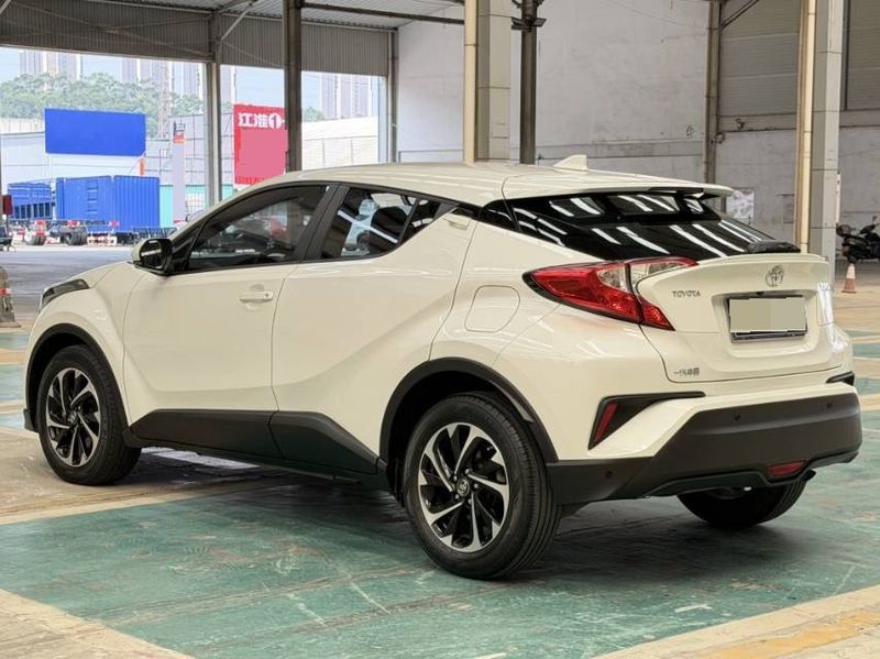 C-HR photo 4
