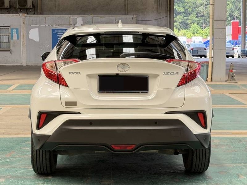 C-HR photo 5
