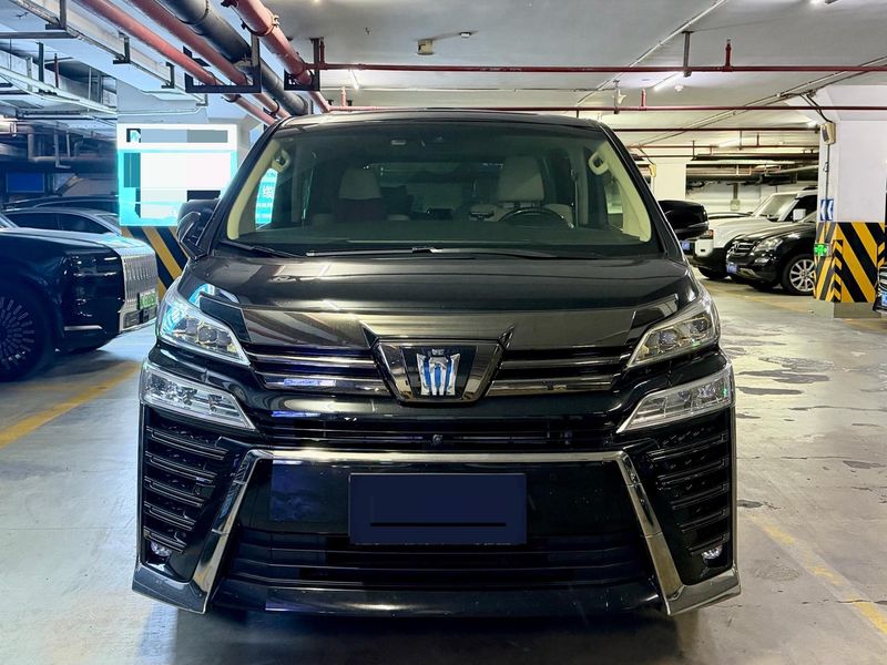 Vellfire photo 2
