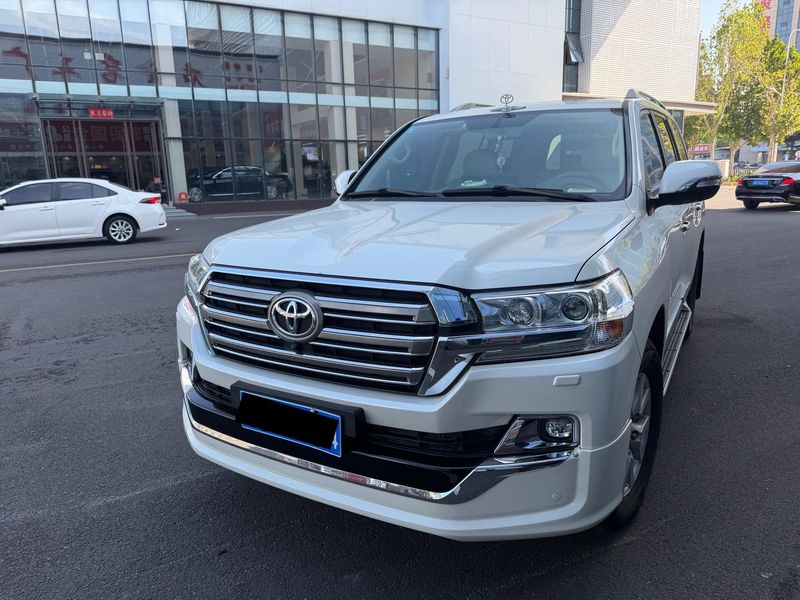 Land Cruiser photo 3
