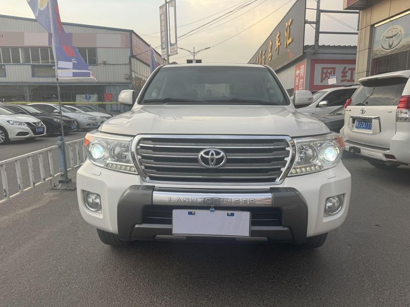Land Cruiser photo 2