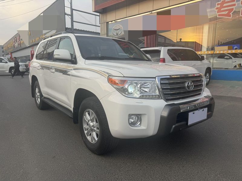 Land Cruiser photo 3