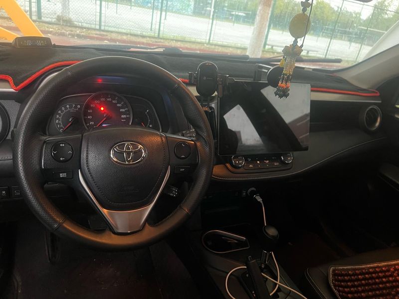 RAV4 photo 3