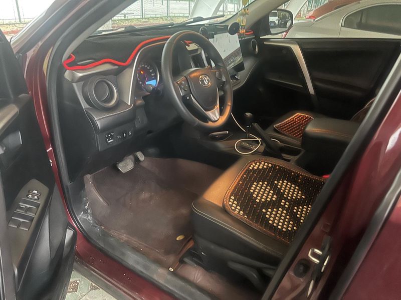 RAV4 photo 4