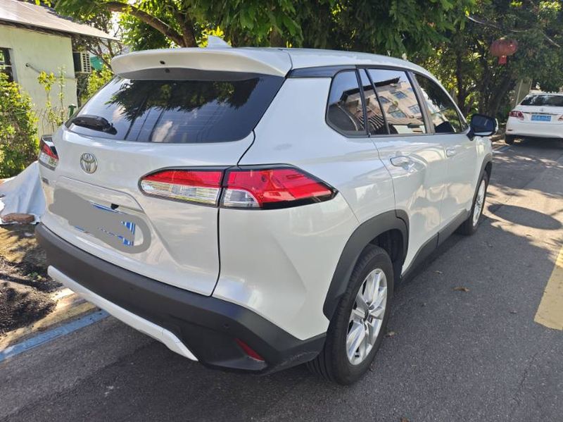 Corolla Cross photo 3
