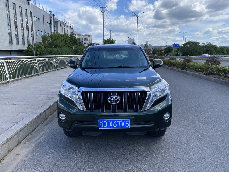 Land Cruiser Prado photo 5