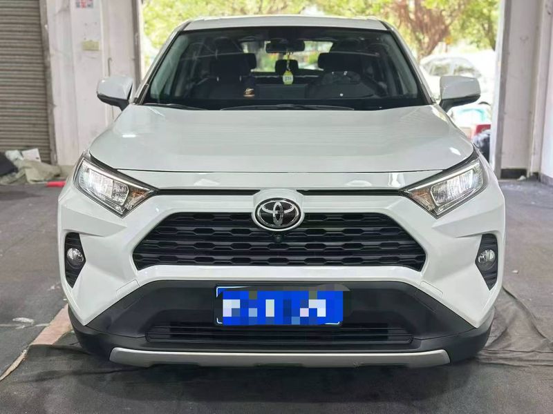 RAV4 photo 2