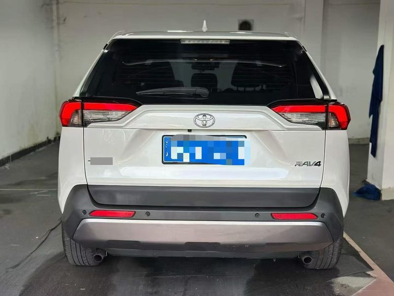 RAV4 photo 4