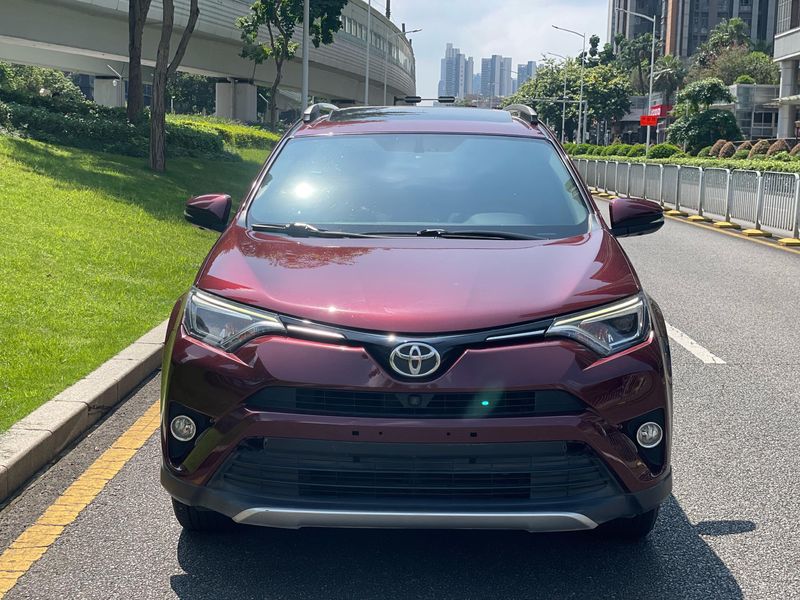 RAV4 photo 2