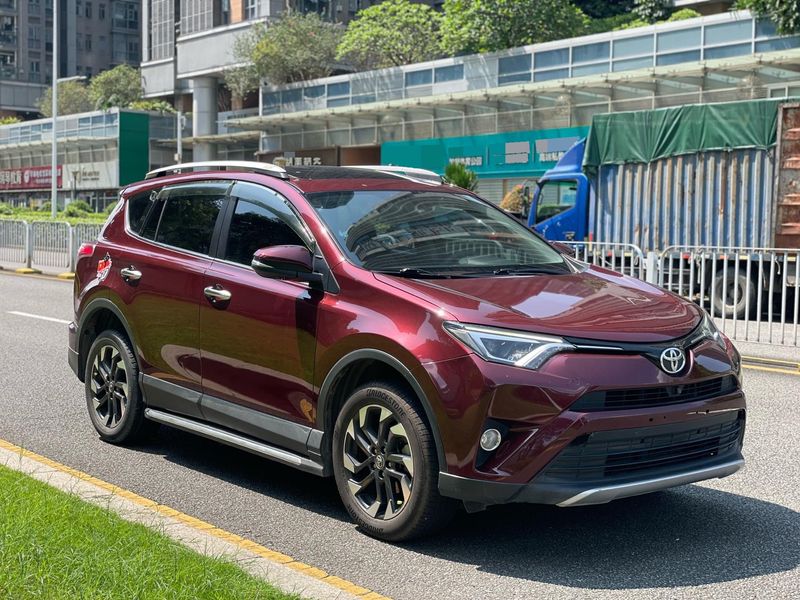 RAV4 photo 3