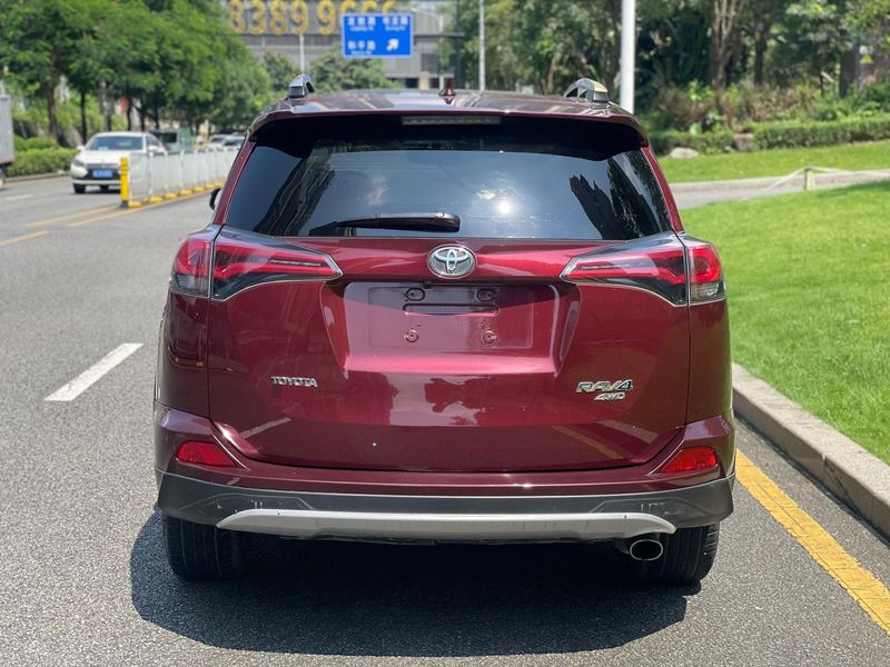 RAV4 photo 5