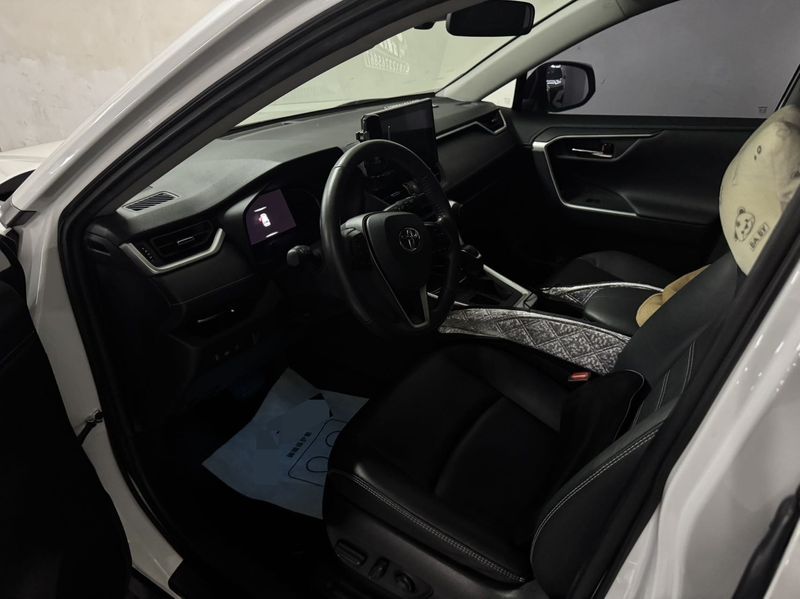 RAV4 photo 3