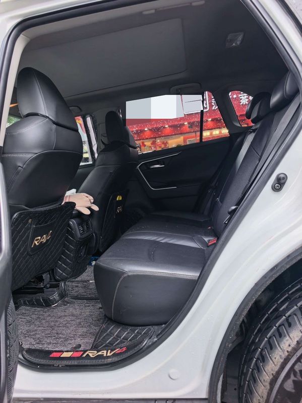 RAV4 photo 3