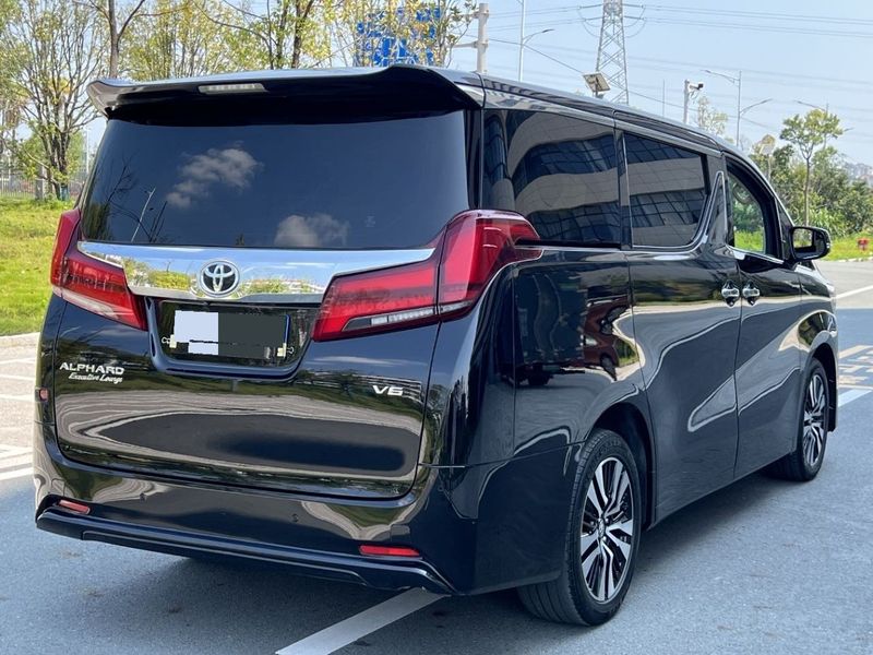 Alphard photo 4