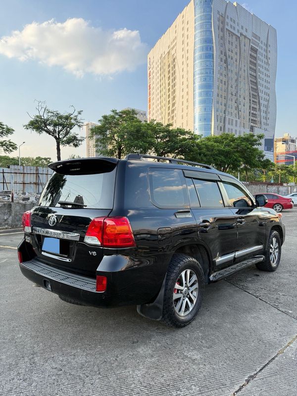 Land Cruiser photo 4