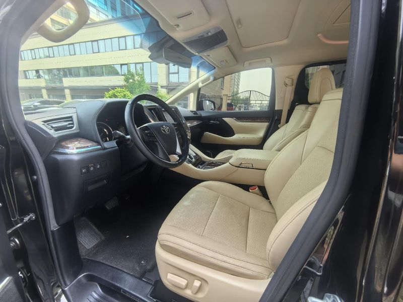 Alphard photo 5