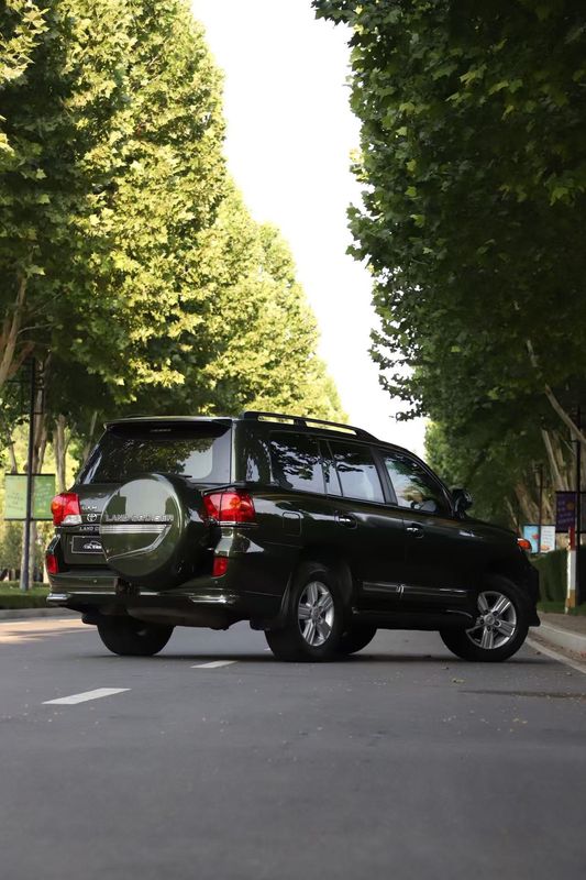 Land Cruiser Prado photo 2