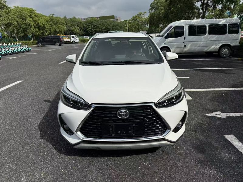 Yaris photo 2