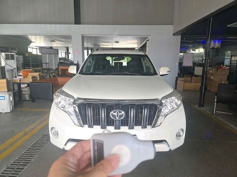 Land Cruiser Prado photo 2
