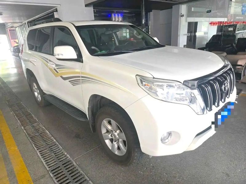 Land Cruiser Prado photo 3