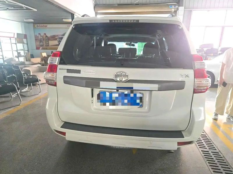 Land Cruiser Prado photo 4