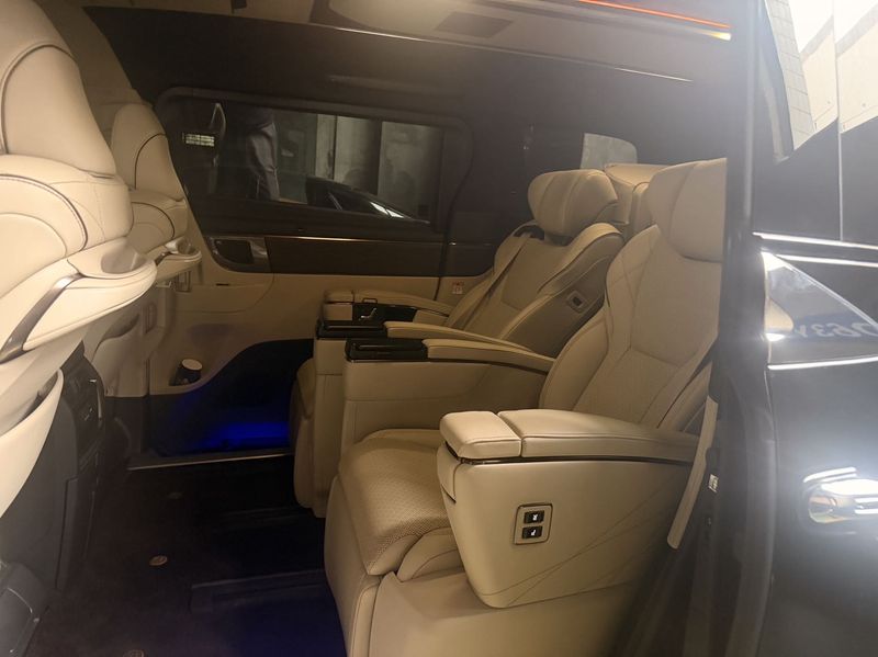 Alphard photo 4