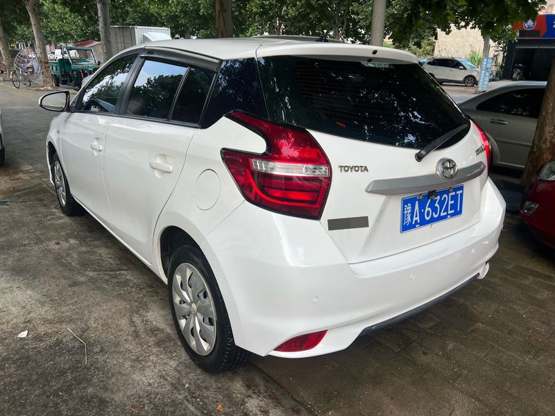 Yaris photo 2
