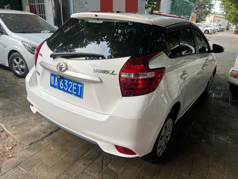 Yaris photo 3