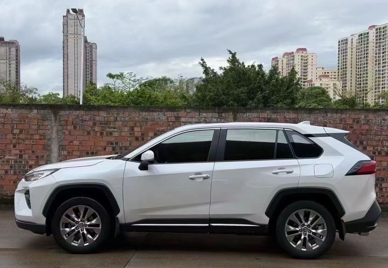 RAV4 photo 3