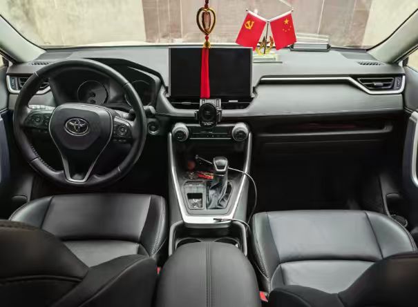 RAV4 photo 5