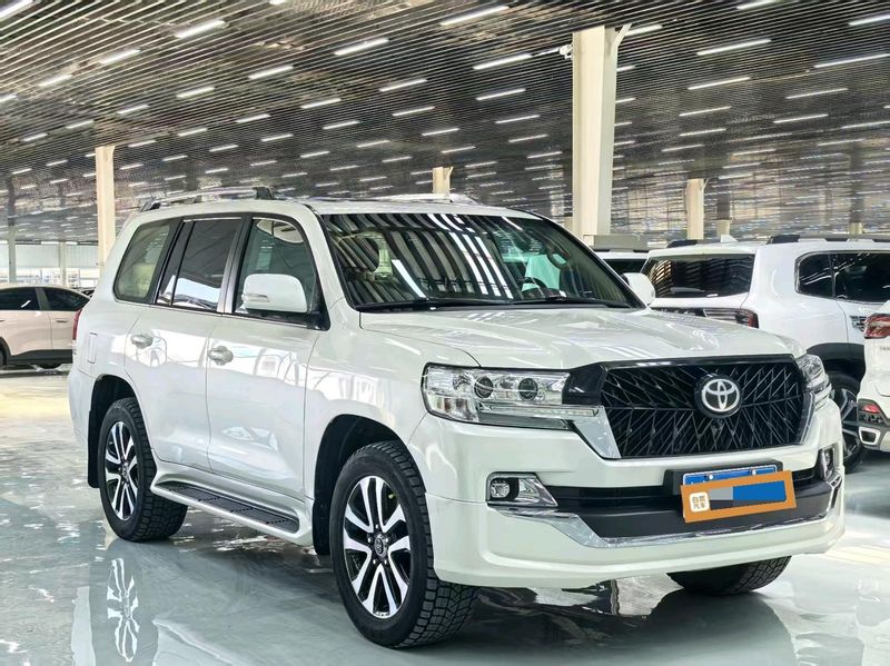 Land Cruiser photo 3