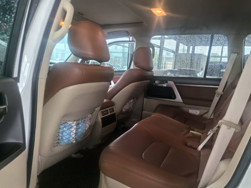 Land Cruiser photo 4