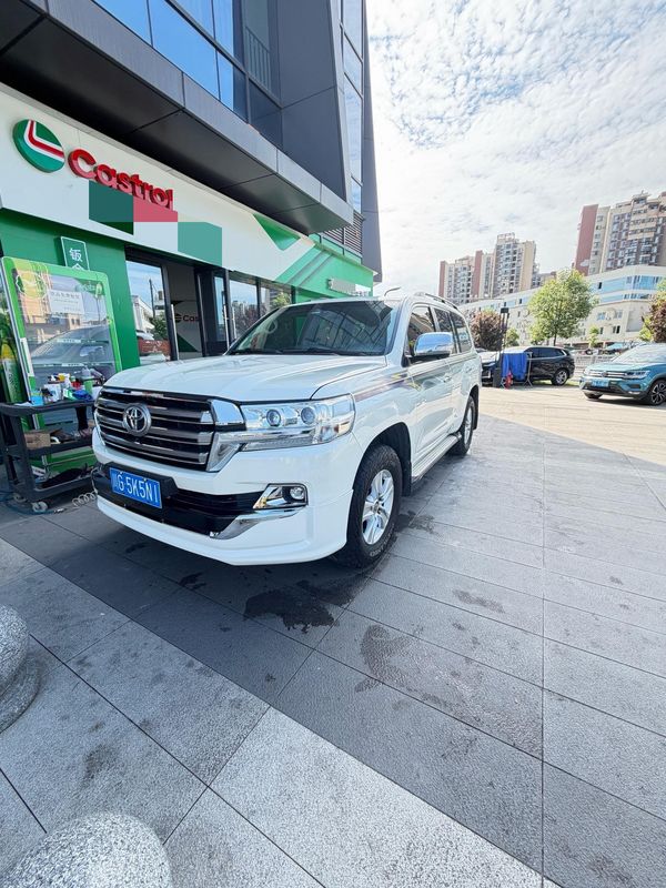 Land Cruiser