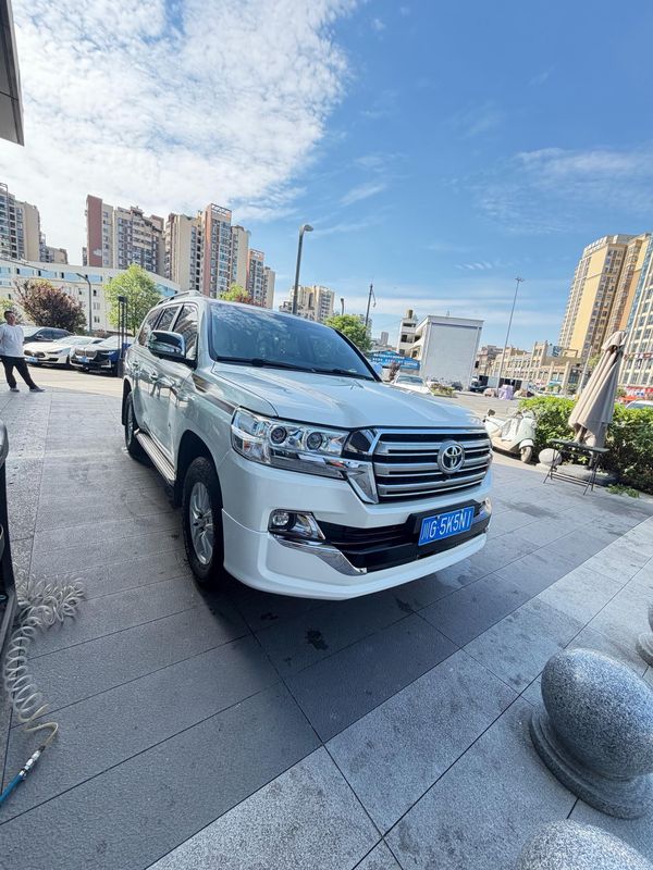 Land Cruiser photo 3