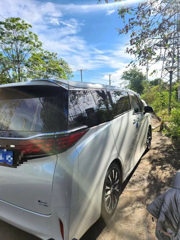 Alphard photo 5