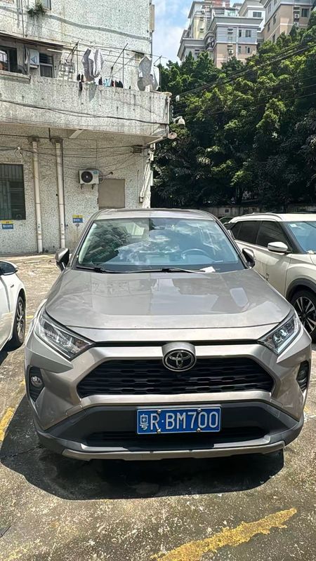 RAV4 photo 4