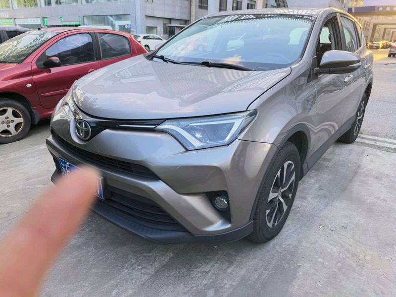 RAV4