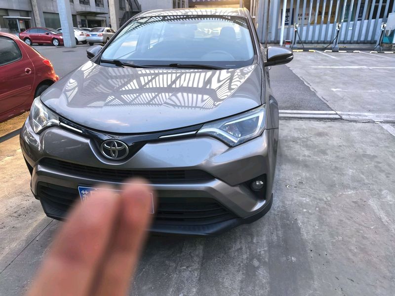 RAV4 photo 2