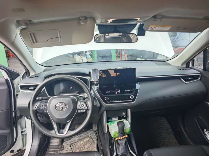 Corolla Cross photo 5