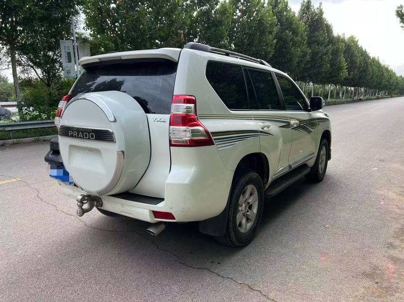 Land Cruiser Prado photo 5